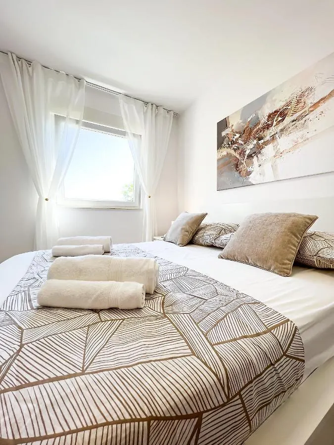 Holiday Star Apartment location